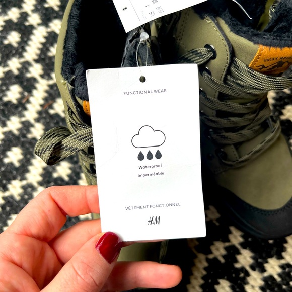 SOLD——-Waterproof khaki boots size 1 - Picture 3 of 6